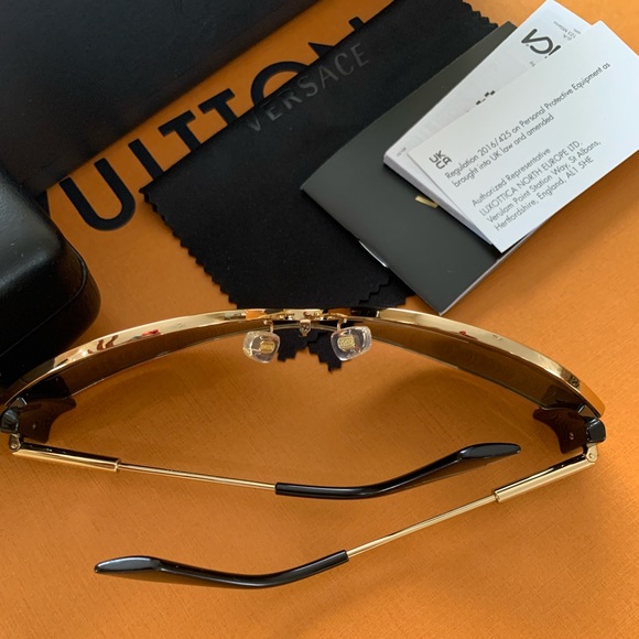 Gorgeous Versace Medusa Sunglasses - Picture 3 of 12